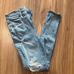 American Eagle Outfitters Women's Light Blue Ripped Skinny Jeans